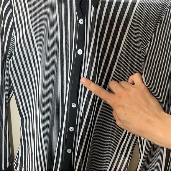 Reitmans Blouse Button Down Shirt Pin Striped Black White - Picture 6 of 7